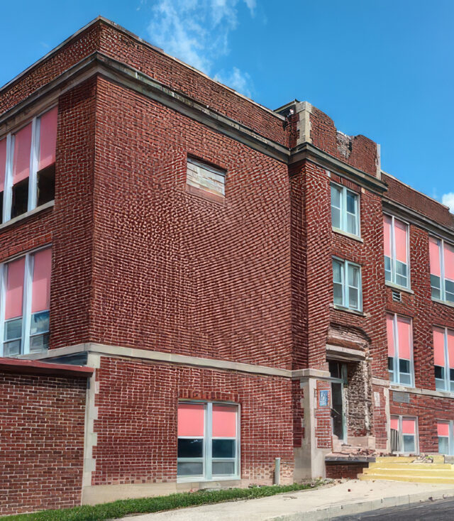 Arlington says farewell to old school